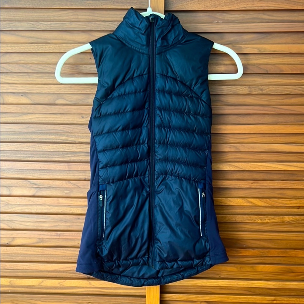 Sz0/2 Lululemon Down for a Run Vest Navy